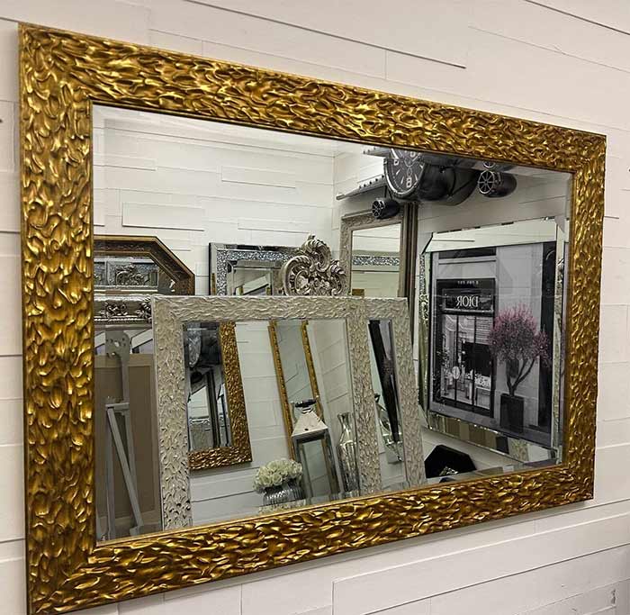 آینه کاری با قاب طلایی یا نقره‌ای