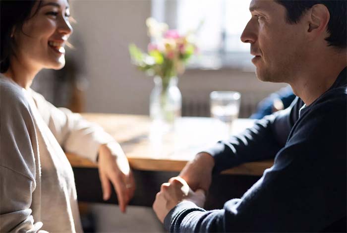 خوش‌صحبتی در روابط 